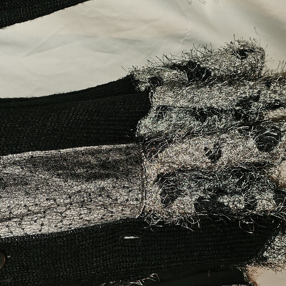 Sioni Studio Mixed Fabric/Fun Sweater - Picture 6 of 15
